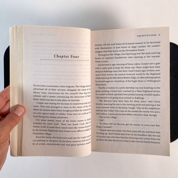 2/$25 - The Devil's Edge by Stephen Booth - Picture 10 of 14